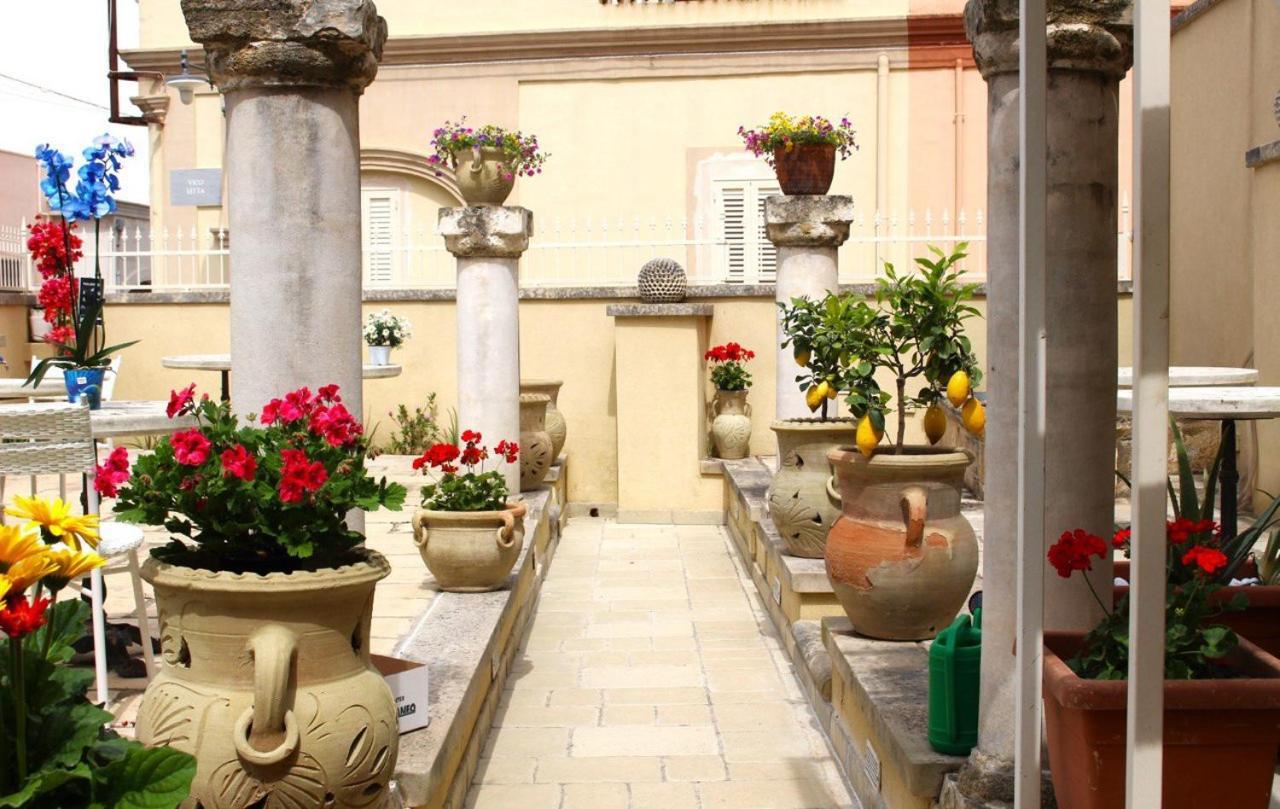 Bed and Breakfast Palazzo Aurora Alezio Esterno foto